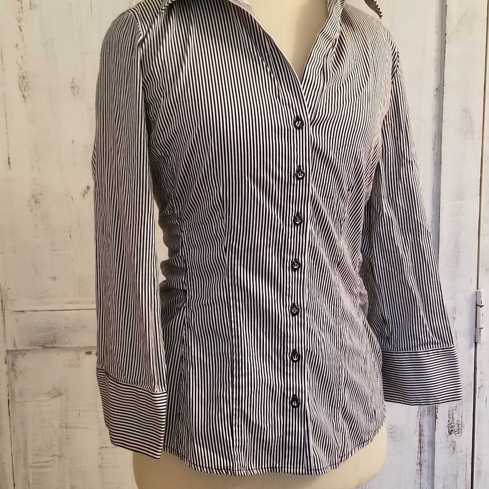 3/4 sleeve Ruched side dress shirt
